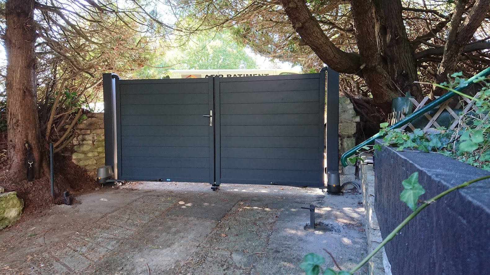 Installation et remplacement de portails, portillons et clôtures à Caen (Calvados -14)